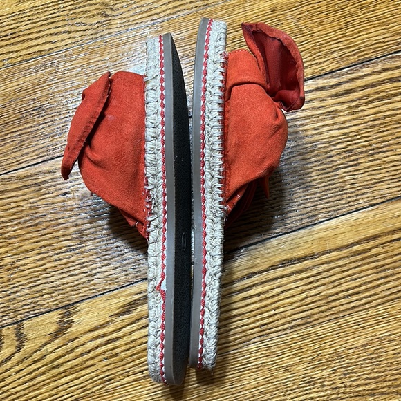 Universal Thread fabric big bow slides.  Orange. Size 8. - Picture 7 of 10